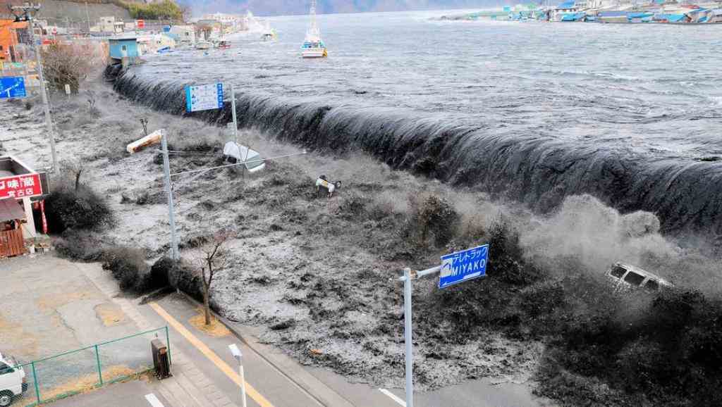 日本2011年3月11日发生强震，引发海啸 图/路透社